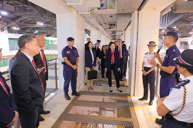 與警方交流2025年10月24日(3) 與警方交流2025年10月24日(3)